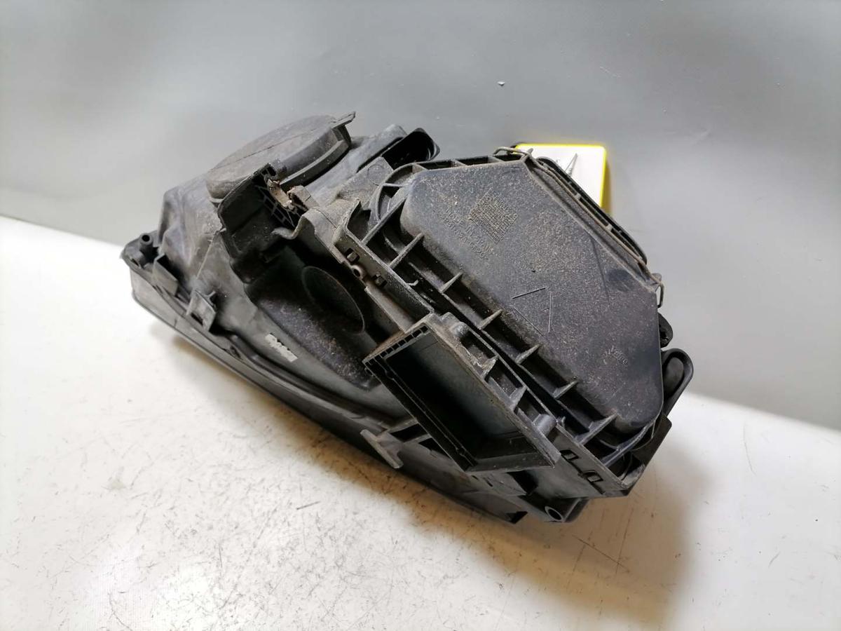 Audi A5 8T original Scheinwerfer vorn rechts Halogen Bj.2009